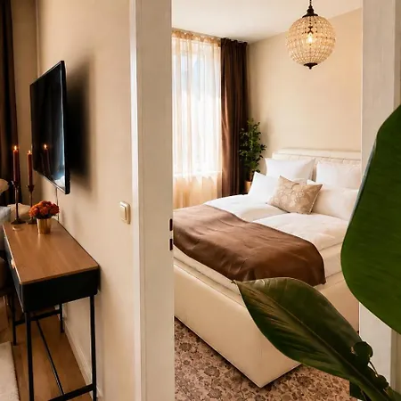 Zentrum Private Terrace, Near Metro, 24h Self Check-in - Smart Tv *