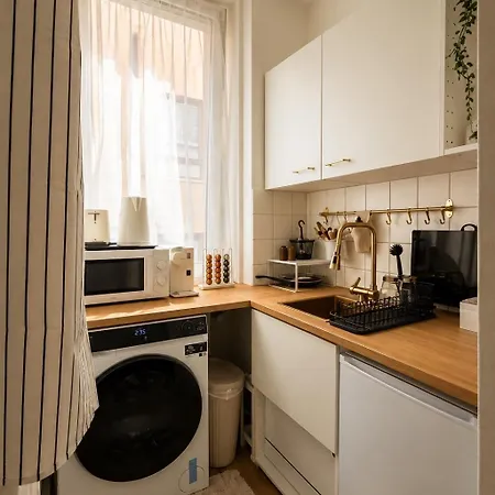 Zentrum Private Terrace, Near Metro, 24h Self Check-in - Smart Tv * نورنبيرغ