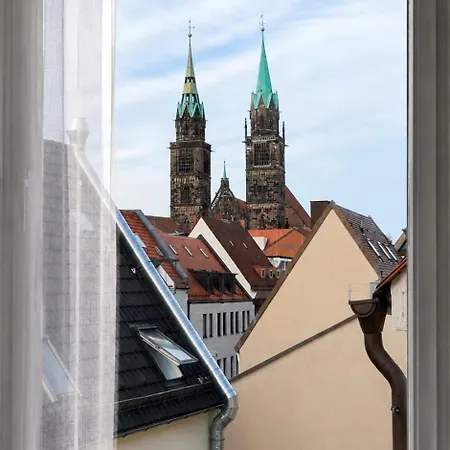 Zentrum Private Terrace, Near Metro, 24h Self Check-in - Smart Tv * نورنبيرغ